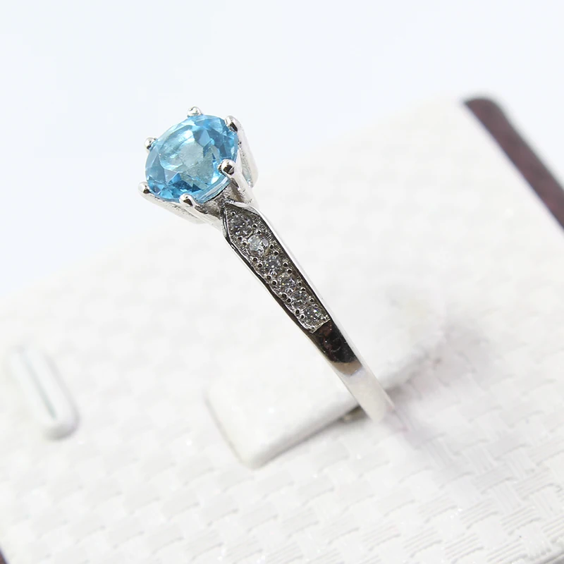 Кольцо обручальное с голубым топазом 6 мм | Украшения и аксессуары