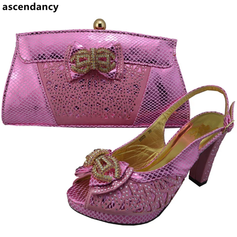 Итальянская обувь зеленого цвета с сумочкой в комплекте для свадьбы вечерний