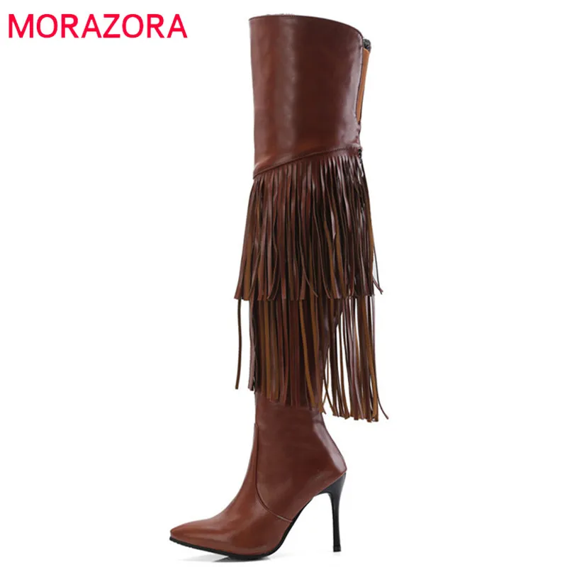 Женские ботфорты с острым носком MORAZORA модные вечерние сапоги до бедра бахромой