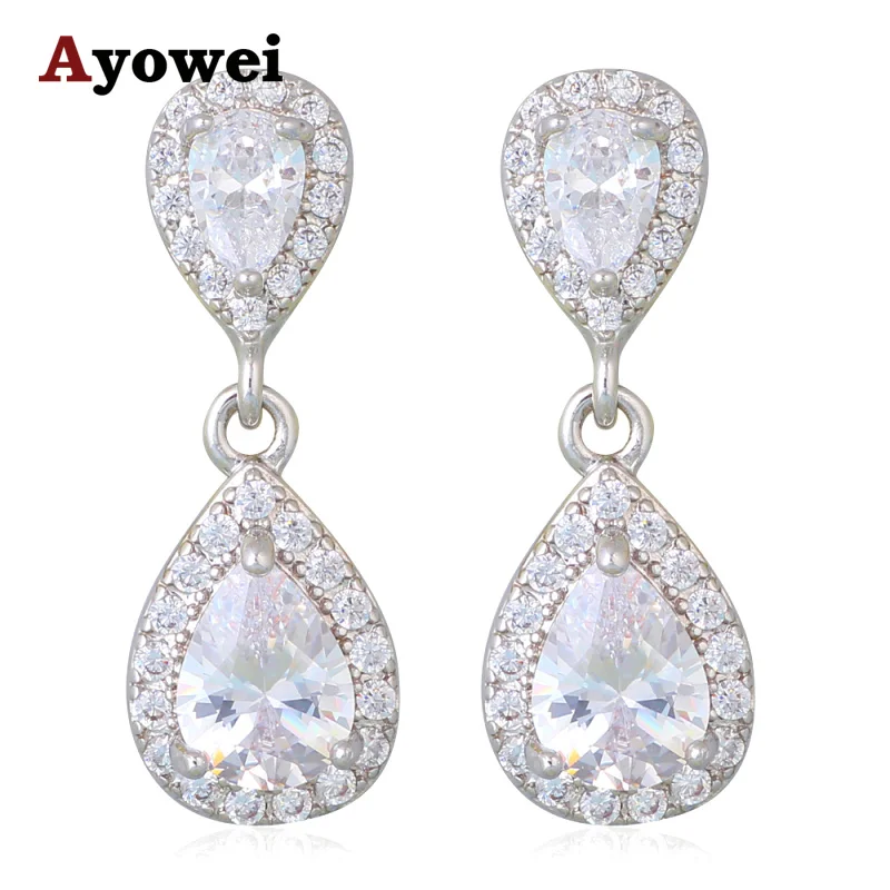 Висячие серьги с блестящими фианитами для женщин посеребренные белыми