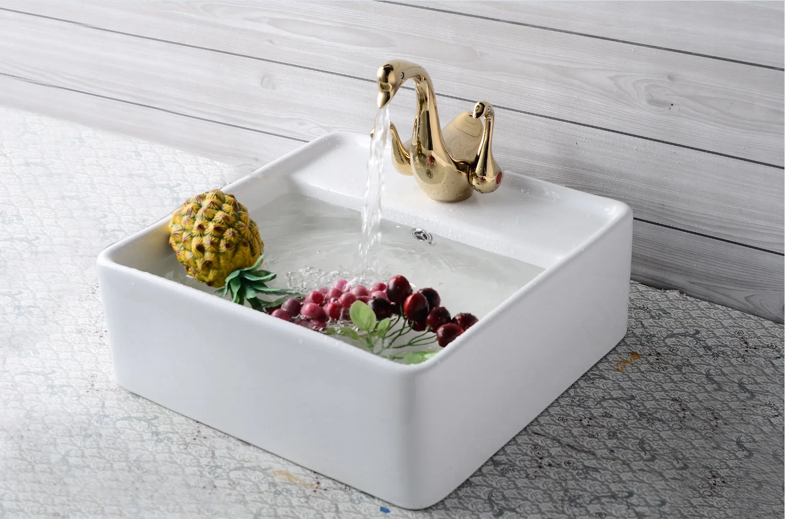 Кран для холодной и горячей воды Hongjing полностью медный позолоченный Лебедь одно