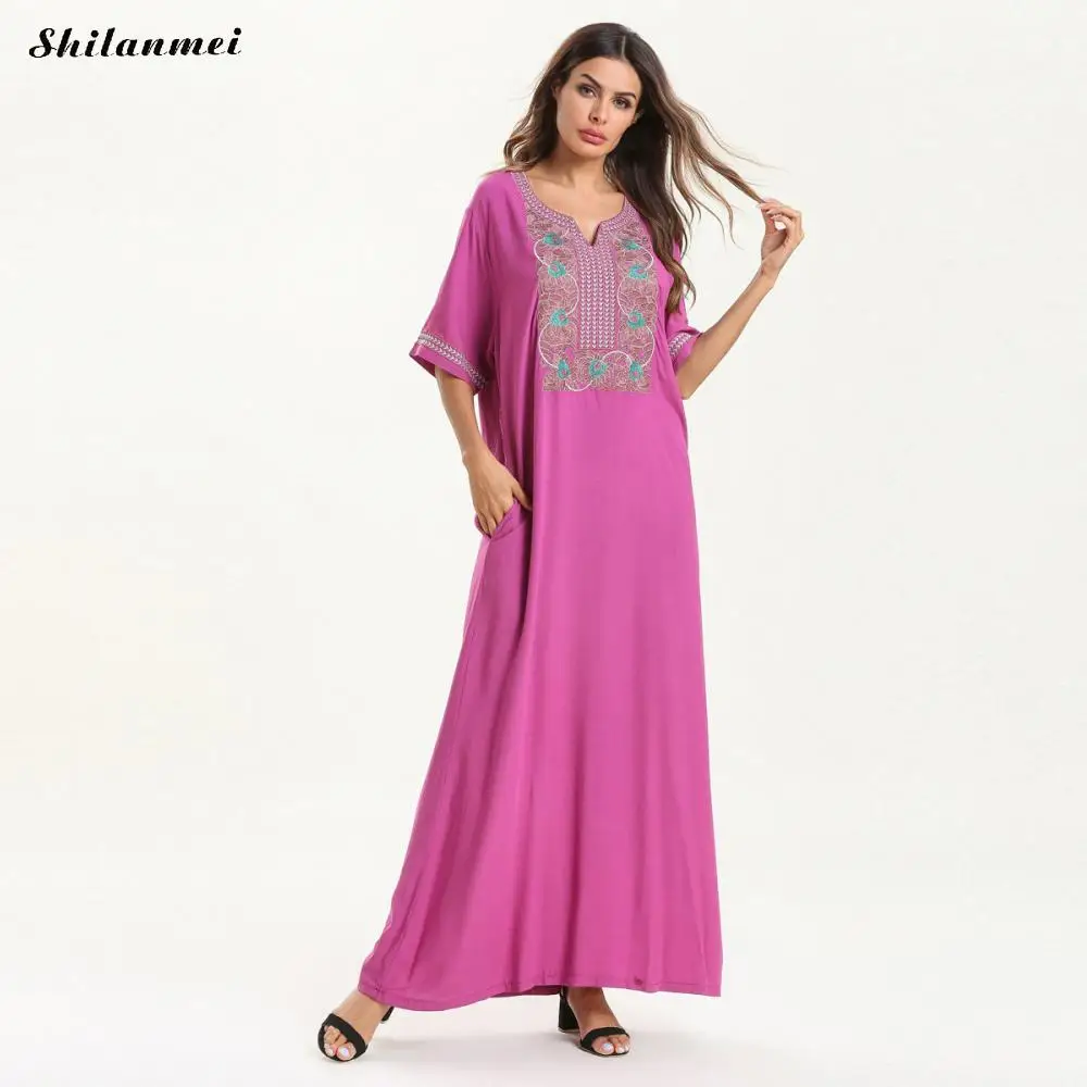 Женское длинное платье в этническом стиле свободное с этнической вышивкой