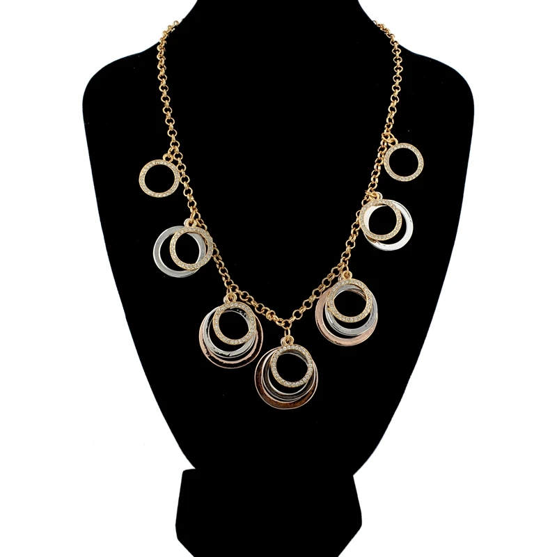 Женское колье чокер с круглым кулоном кристаллами|choker gold|pendant chokercircle pendant |