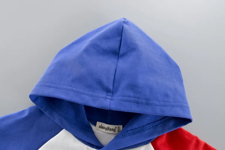 Комплект одежды с капюшоном в стиле пэчворк для маленьких мальчиков, повседневный спортивный костюм с длинными рукавами и буквенным принтом для девочек детская одежда детский пуловер на возраст от 1 до 4 лет