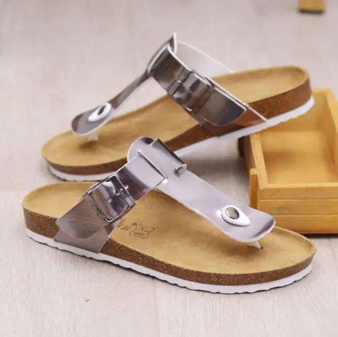 Серебристые женские шлепанцы на ремешке сандалии гладиаторы пробковые тапочки с