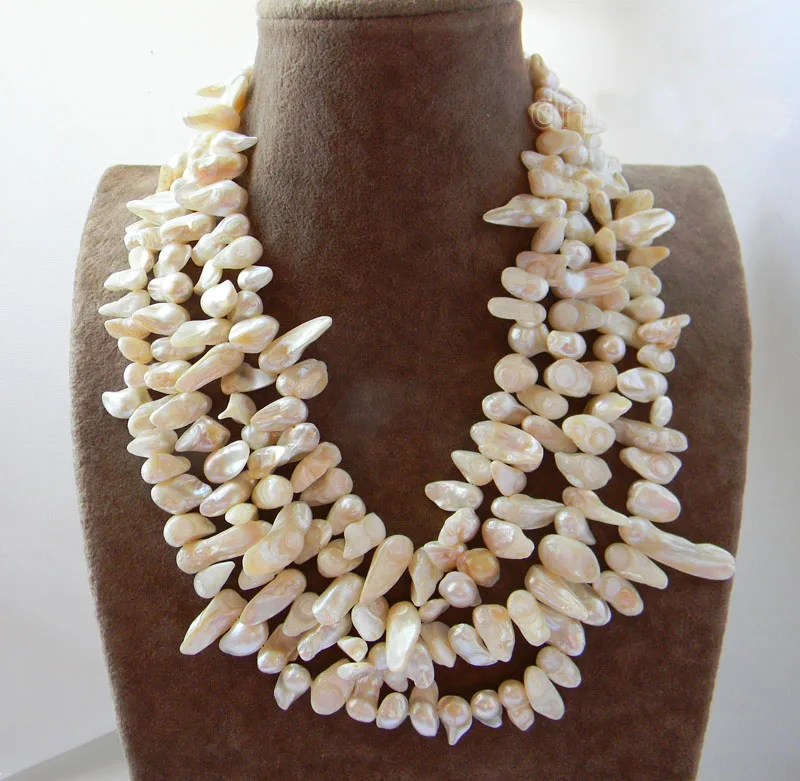 

18'' 4Strands White Wing Baroque Freshwater Pearl Necklace