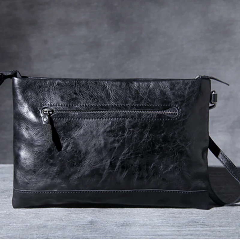 AETOO Simple Retro head cowhide large capacity hand bag leather casual envelope |