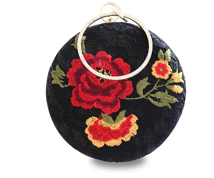 Женская вечерняя сумка клатч с вышитыми цветами и бусинами ручная работа