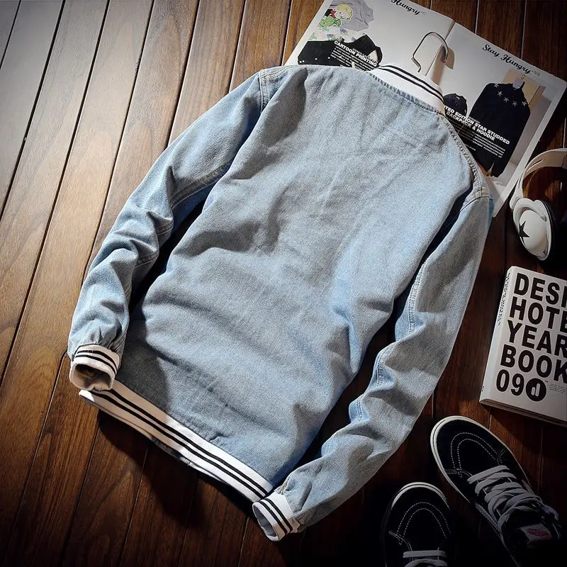 Джинсовая бейсбольная куртка для мужчин светло-голубая Верхняя одежда пальто