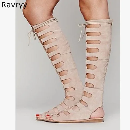 Online Musim Panas Wanita Sandal Coklat Suede Kulit Panjang Sandal Sepatu Bot Panas Dijual Renda Up Cut Out Desain Tumit Datar Perempuan Pesta Sepatu