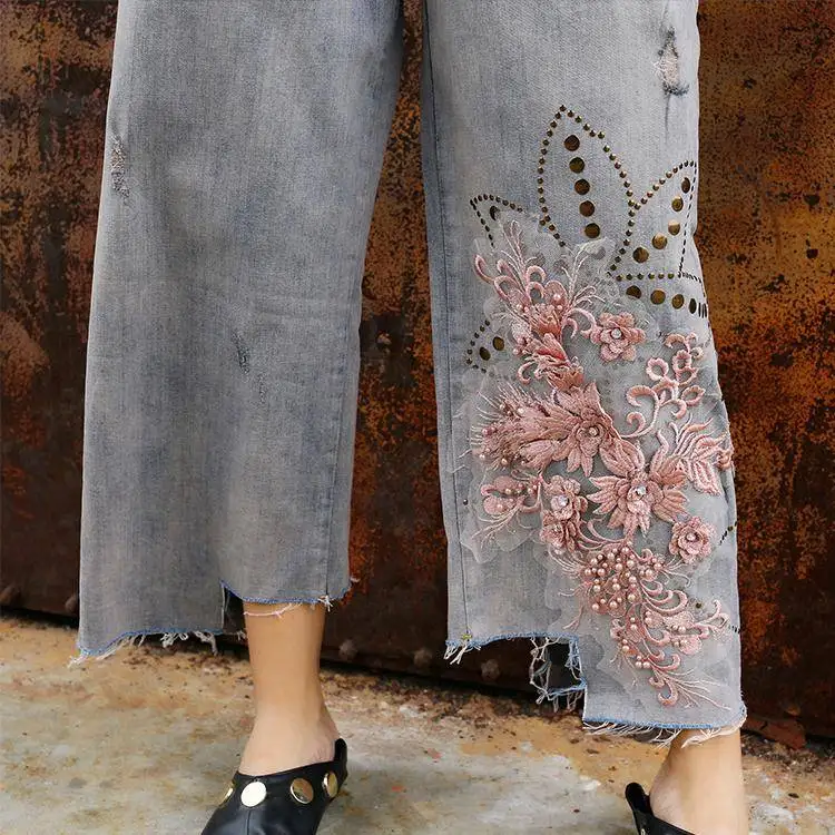 Новинка Летние женские прямые джинсы из денима с цветочной вышивкой и