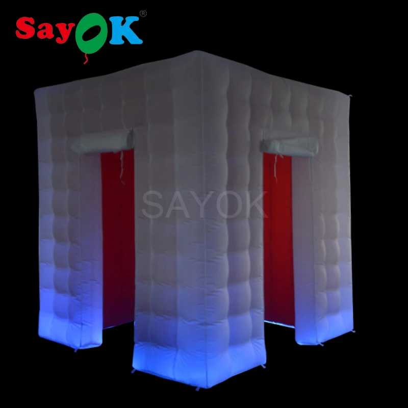 للبيع كشك تصوير قابل للنفخ من نوع سايوك مقاس 2.5 × 2.5 × 2.5 م لأغراض زينة حفلات الزفاف مخصص وبابين وكشك الخيمة مع مصابيح 17 لونًا