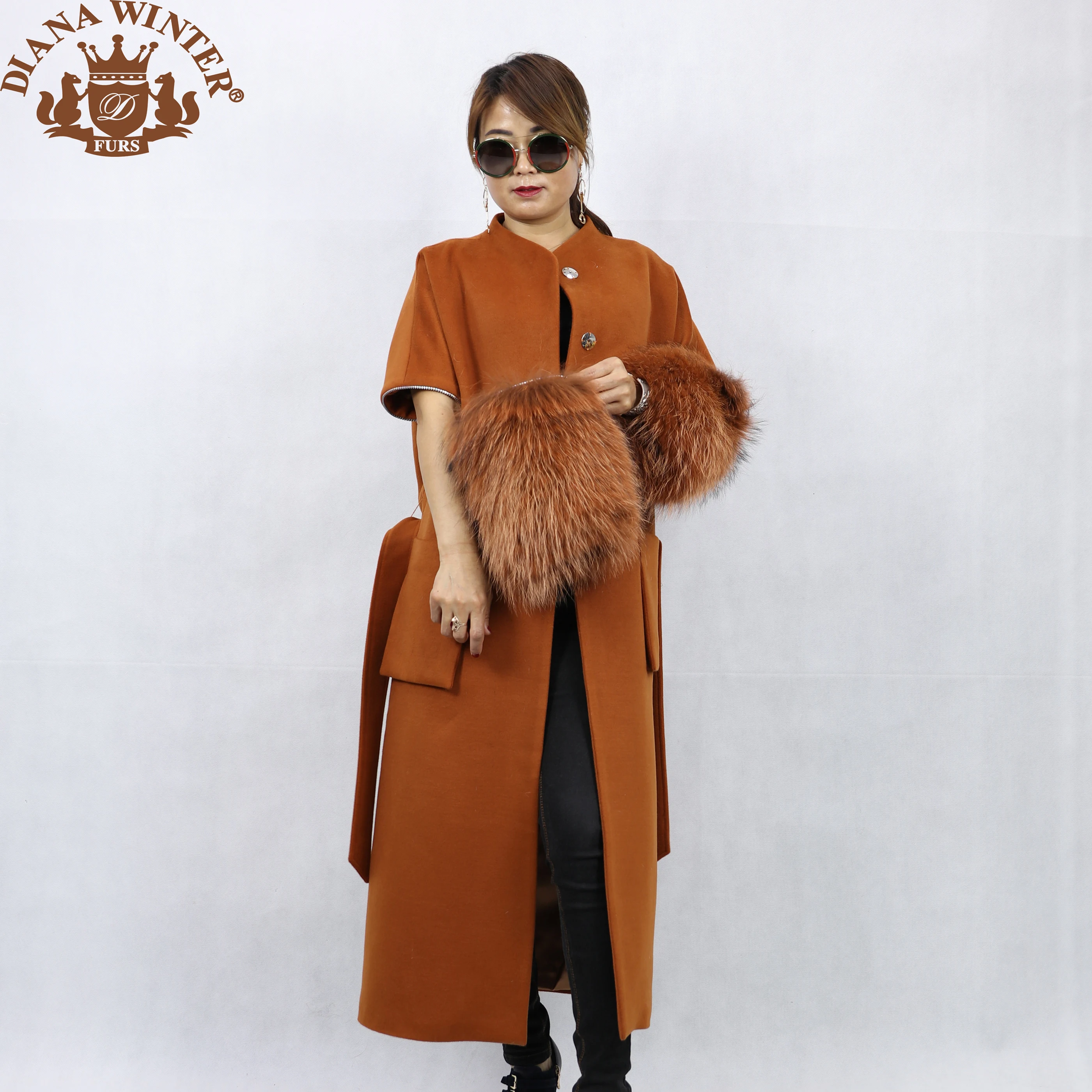 Женское пальто с лисьим мехом DIANA WINTER2019|Женские пальто| |