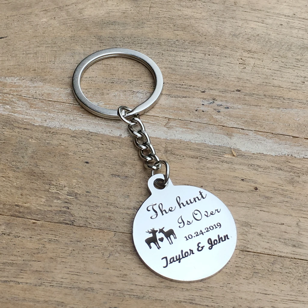 10pcs custom name date alloy Keychain Engraved logo key chain wedding gifts for guests wedding souvenirs wedding favors and gift