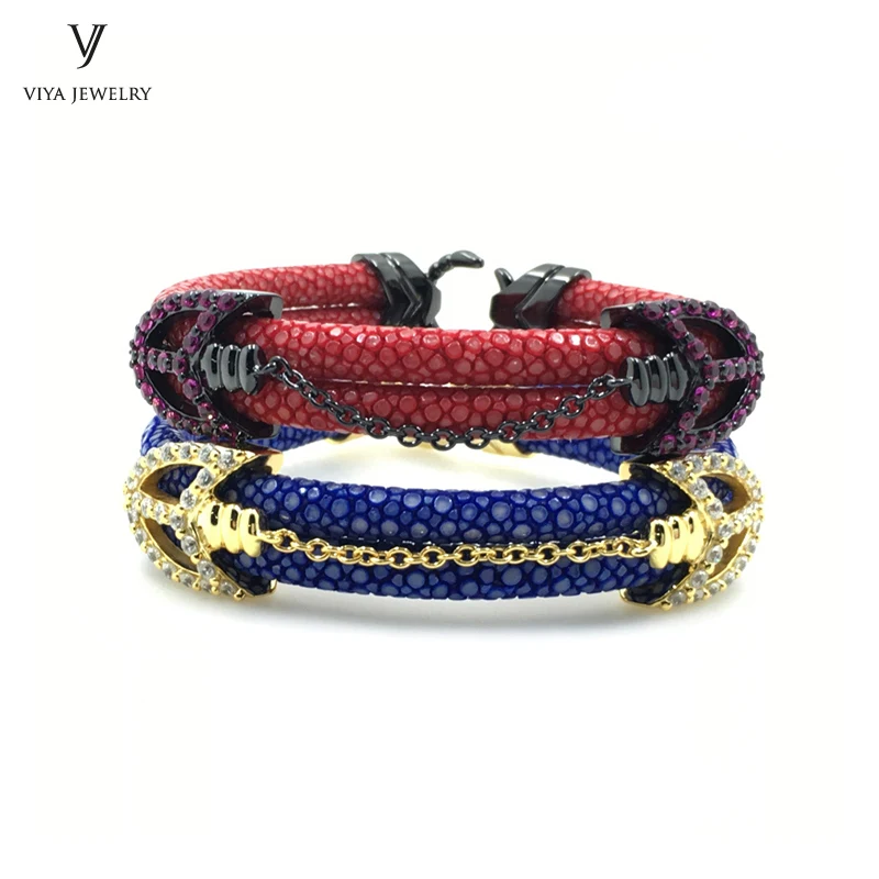 Очаровательный чистого серебра браслет стрелки с роскошный синий кожа ската