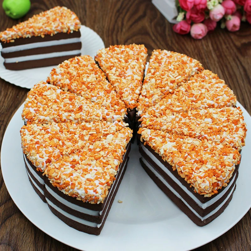 Новые стили замедлить рост мягкими торт нарезанный с арахисовое масло