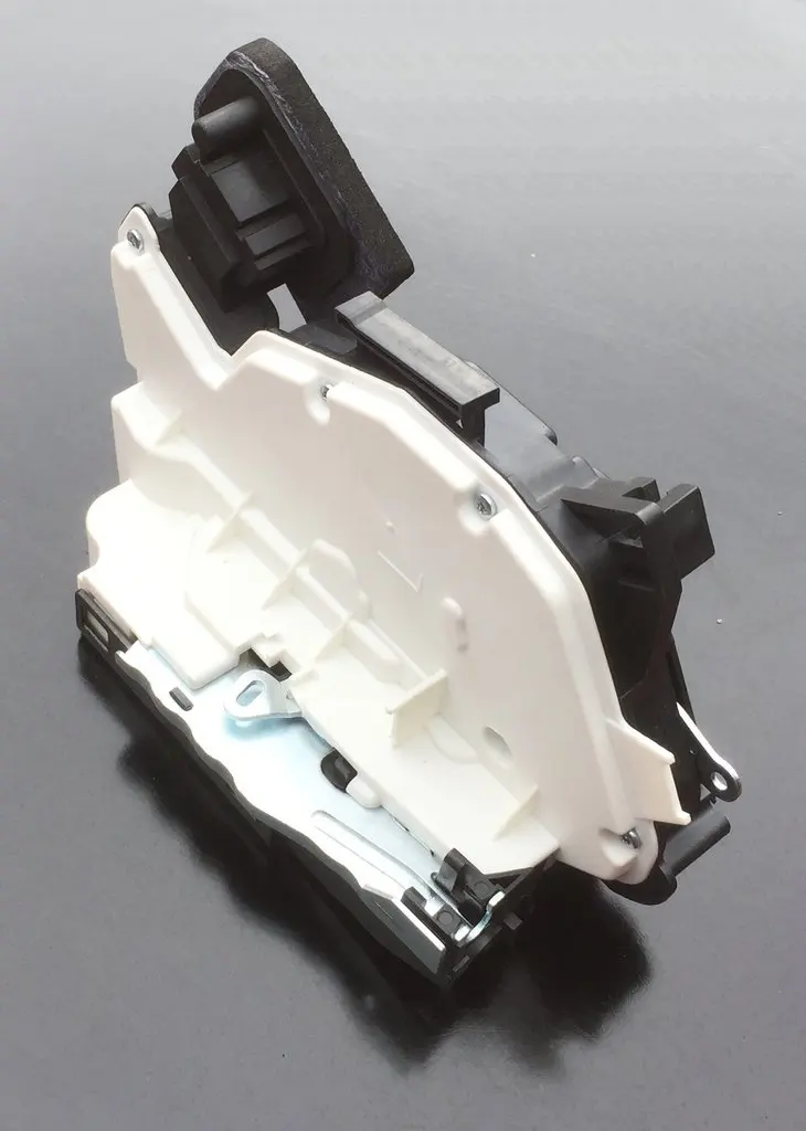 rear right Подходит для VW Golf MK6 MK7 SPORTSVAN JETTA POLO(6R) Skoda Yeti LEON III(5F) ST привод защелки дверного замка VI(1 K) VII(AU - Цвет: rear right