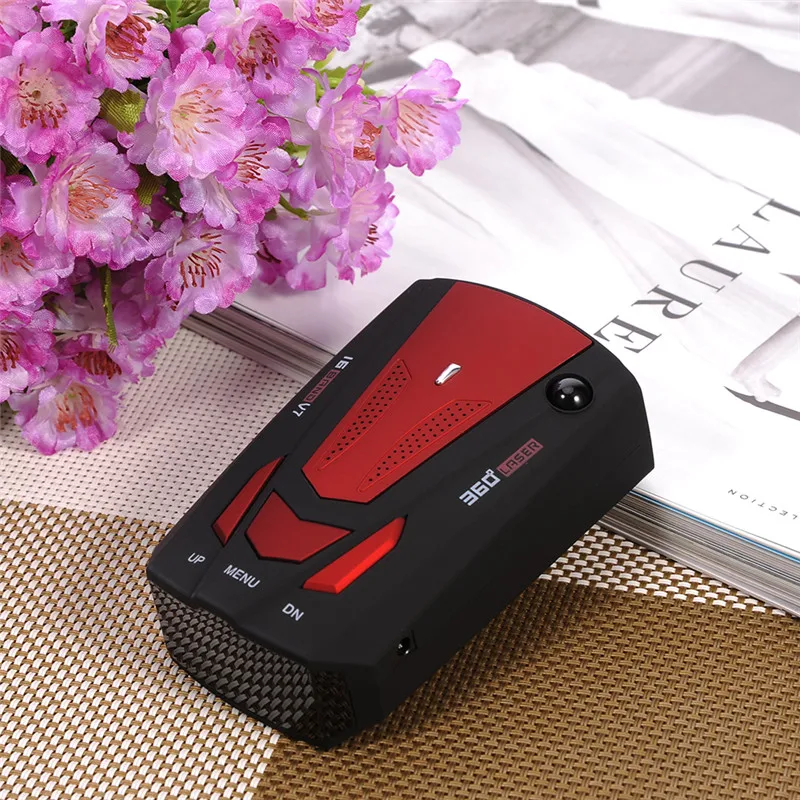 Автомобильный радар детектор на 360 градусов 16 полос голосовое оповещение V7