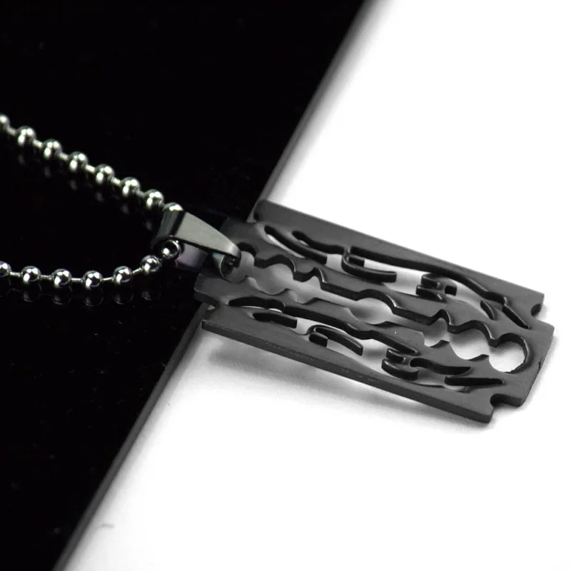 Бесплатная доставка 1 шт. Очаровательная аниме подвеска черные ожерелья подвески