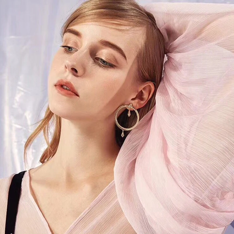 Брендовые болгарийские круглые большие серьги-гвоздики желтого золота для