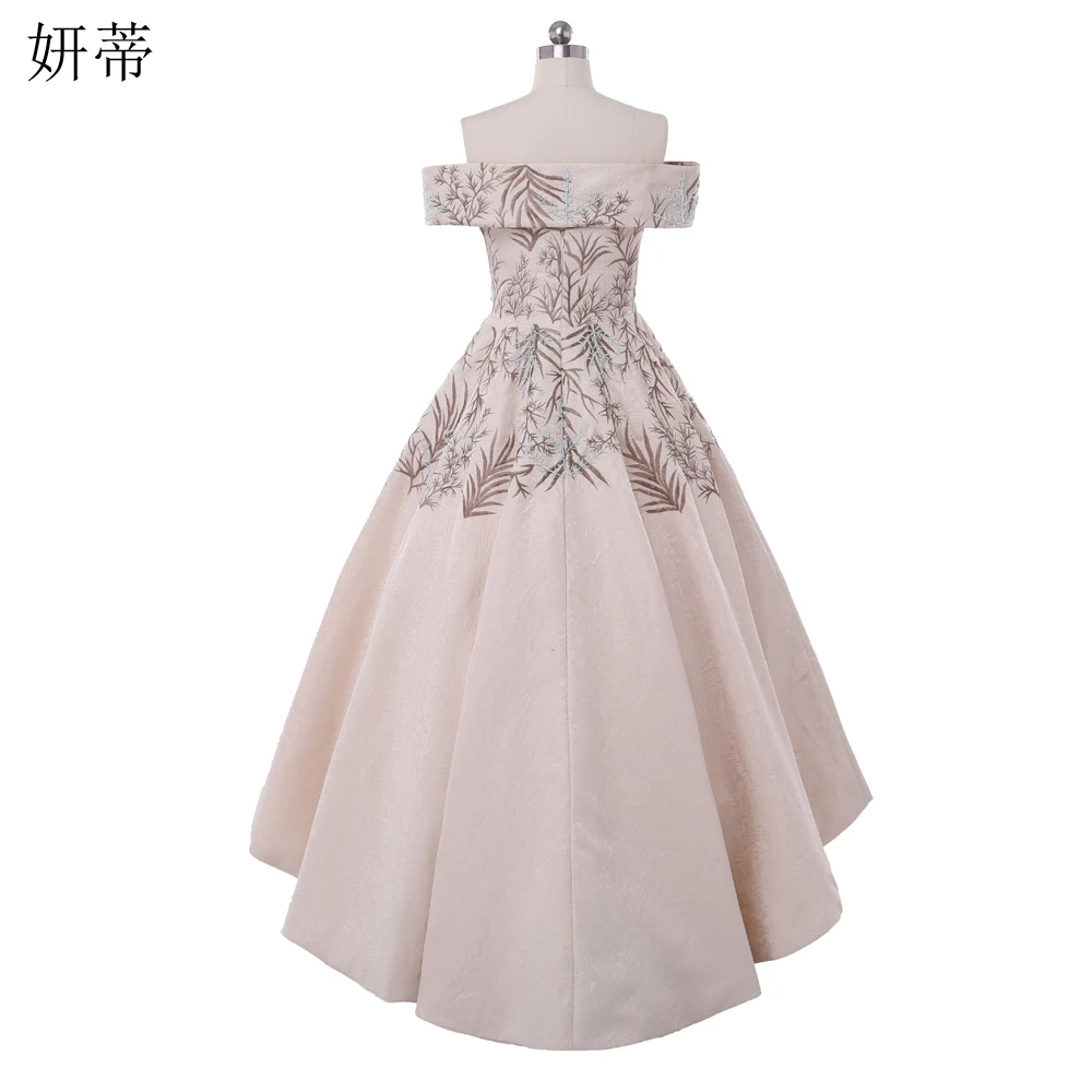 Вечернее платье с цветочным принтом вышивкой длинное бисером без рукавов