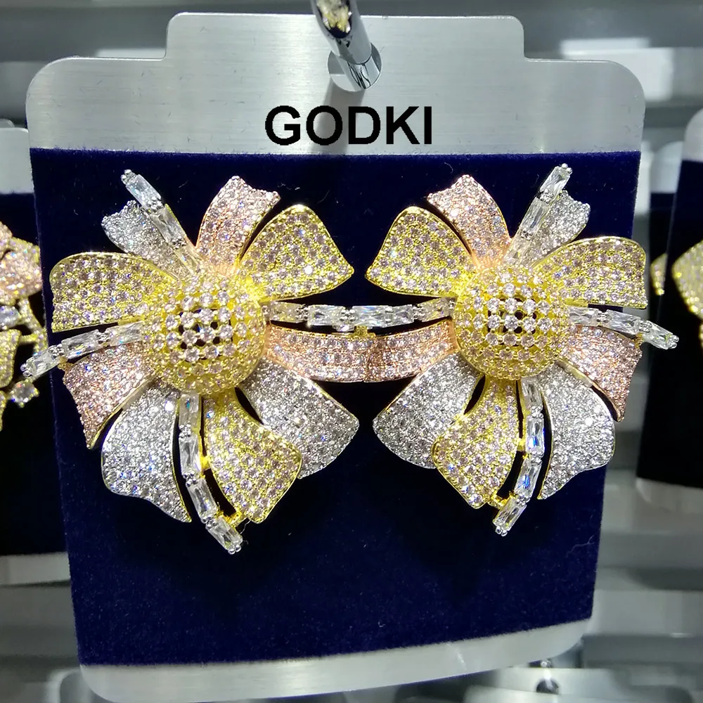 GODKI модные роскошные большие 3 тона полые цветочные серьги-гвоздики для женщин