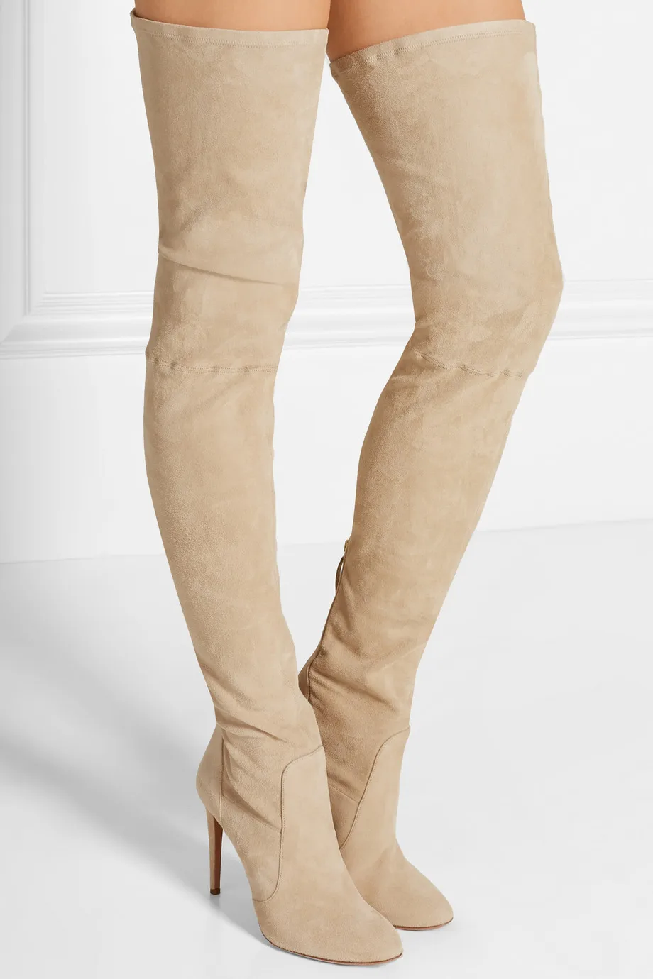 Новинка Зимние Сапоги выше колена из бежевой замши на высоком каблуке пикантные