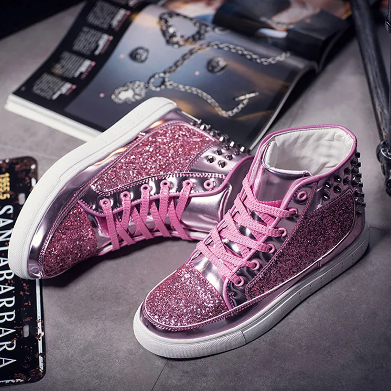 Модные спортивные черные золотистые серебристые розовые кроссовки с заклепками