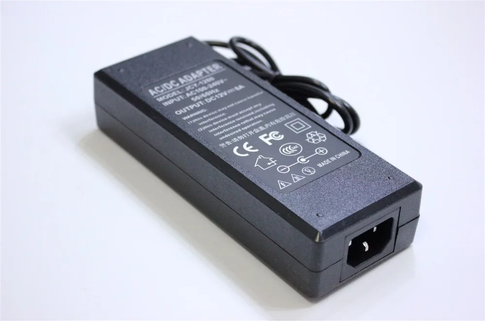 Высококачественный универсальный преобразователь переменного тока для DC 12V 8A 96W