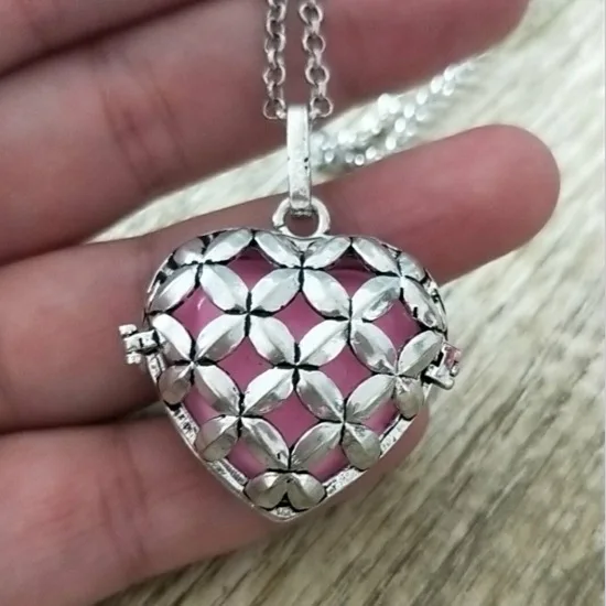 Античное серебро сердце дизайн ангел ребенок полые Колокольчик для клетки Мяч