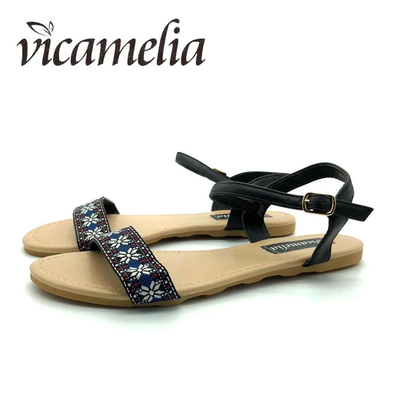 Vicamelia/ г. Летние пляжные сандалии женская повседневная обувь на плоской подошве с пряжкой женские модные шлепанцы с открытым носком и цветочной вышивкой 558