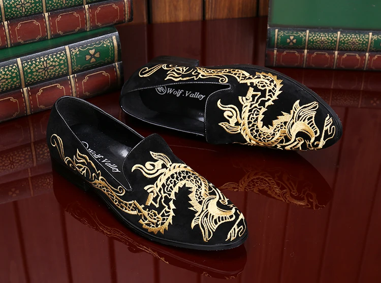 Туфли ручной работы с круглым носком модные лоферы вышивкой без застежки плоская