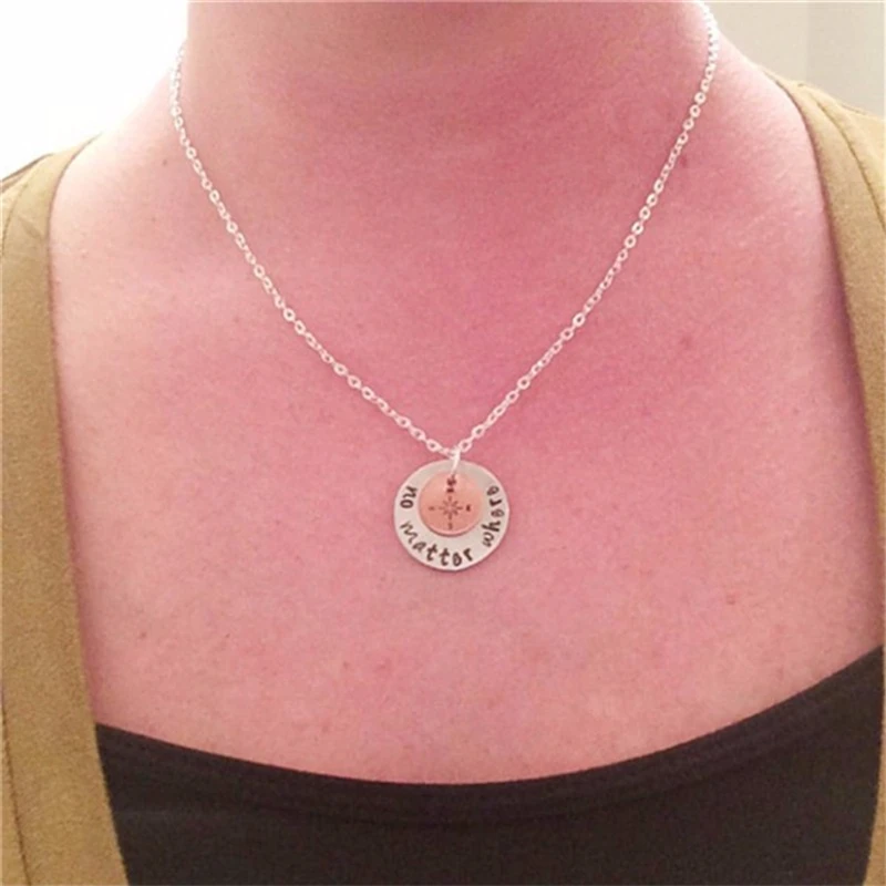 Модное крошечное ожерелье независимо от того где найти ваше истинное Северное и