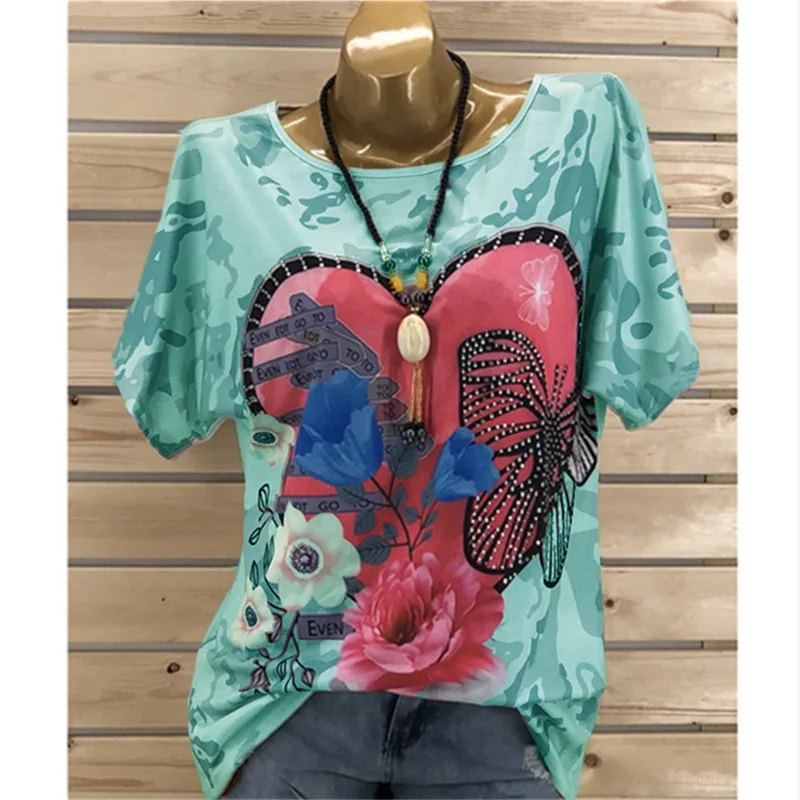 Женская футболка с цветочным принтом большие размеры в виде бабочек и сердечек