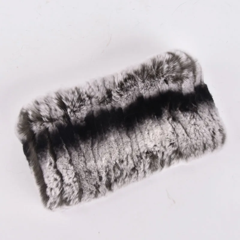 Трикотажные повязки из меха кролика рекс можно использовать в качестве шарфа для