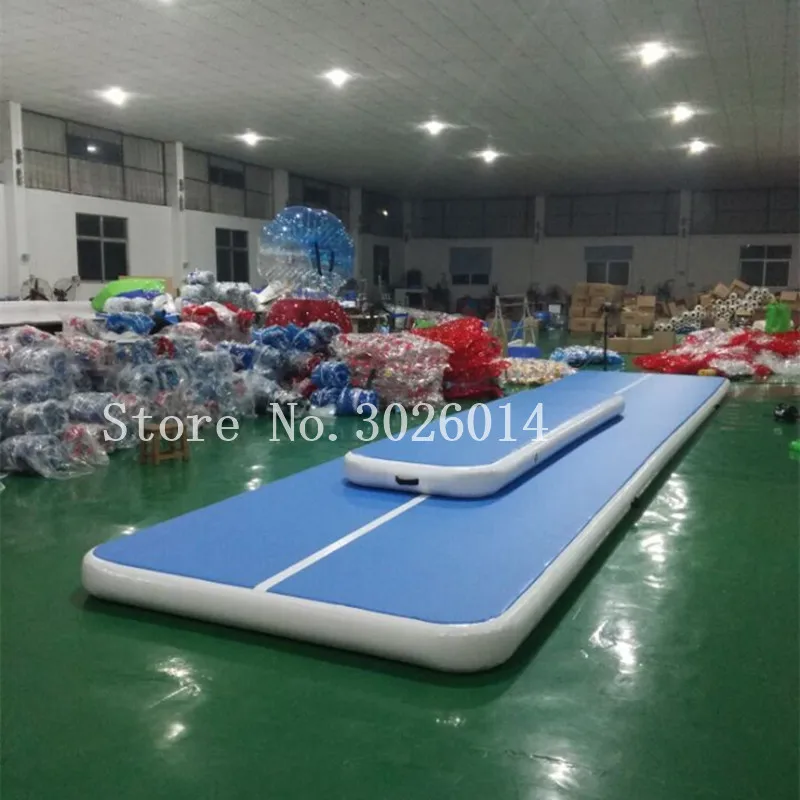 Цена Надувной гимнастический коврик с насосом, 800x100x20 см