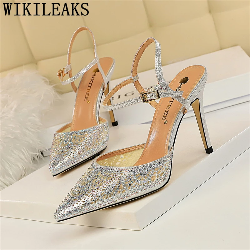 С петлей на пятке Обувь очень высоком каблуке с украшением в виде кристаллов