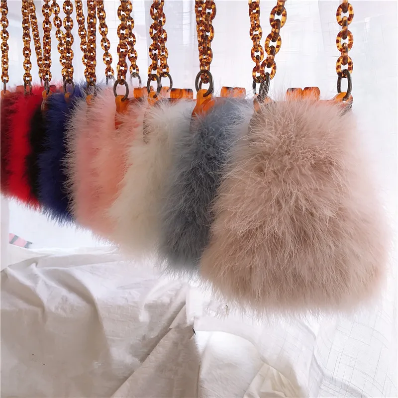 

Зимняя женская меховая сумка из страусиного пера, акриловая Женская сумочка на цепочке, роскошные дизайнерские мини-сумки с зажимом, винтаж...