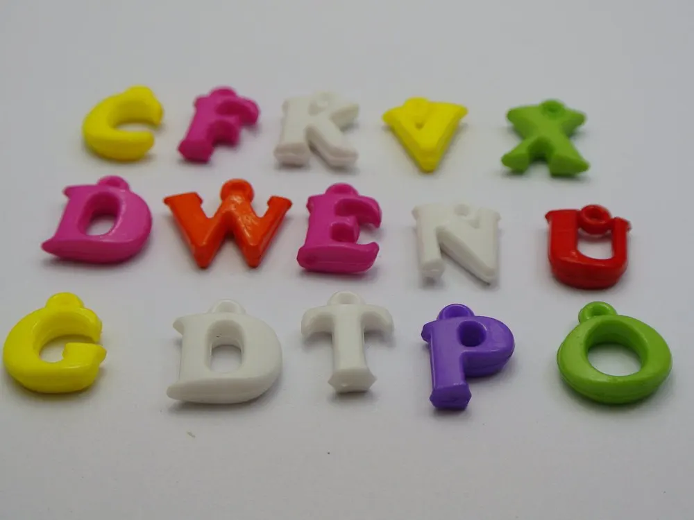 

200 Mixed Bubblegum Color Acrylic Alphabet Letter Charm Pendants 14mm