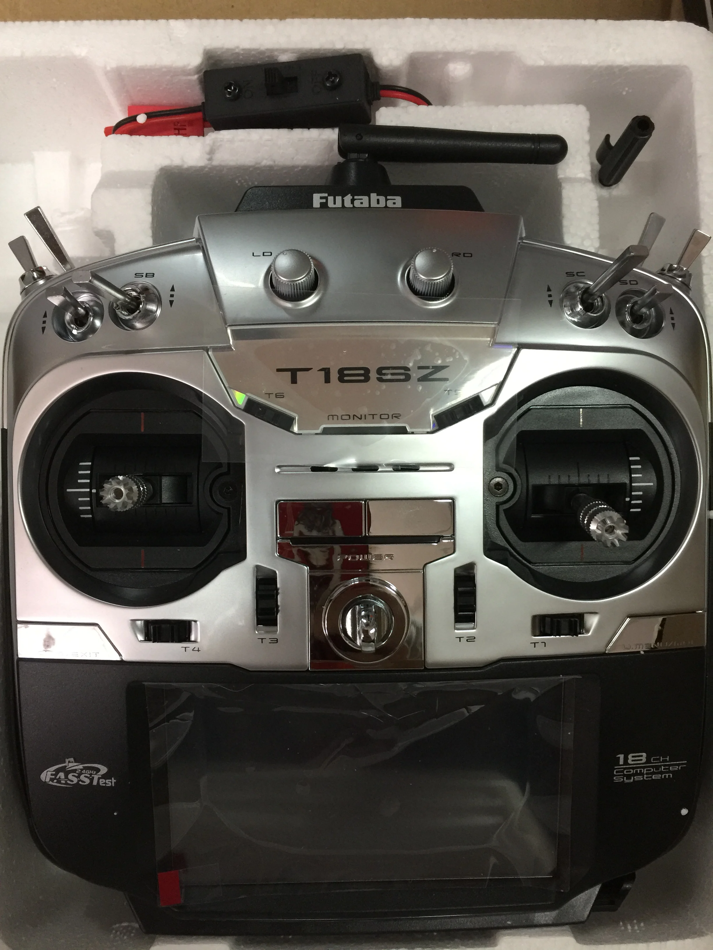 Futaba 18SZ 2,4 GHz FASST передатчик дистанционного управления(ni-mh) с R7008SB приемником 2,4G для вертолетный мультиротор