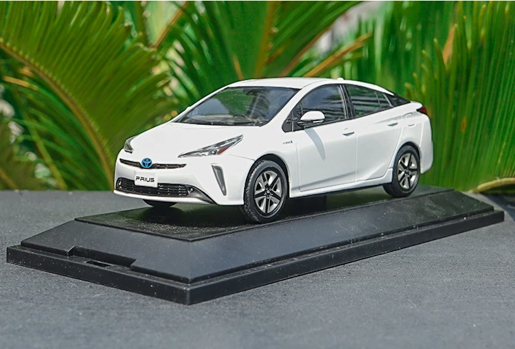 Оригинальная фабричная 1:30 TOYOTA PRIUS PHV игрушечная машинка из сплава, игрушки для детей, литая модель автомобиля, подарок на день рождения
