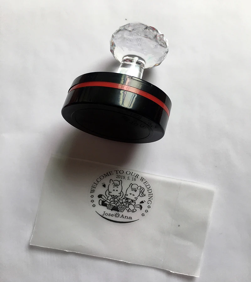 Индивидуализированные самозаполняющиеся фотообои размером 45/50 мм круглые марки