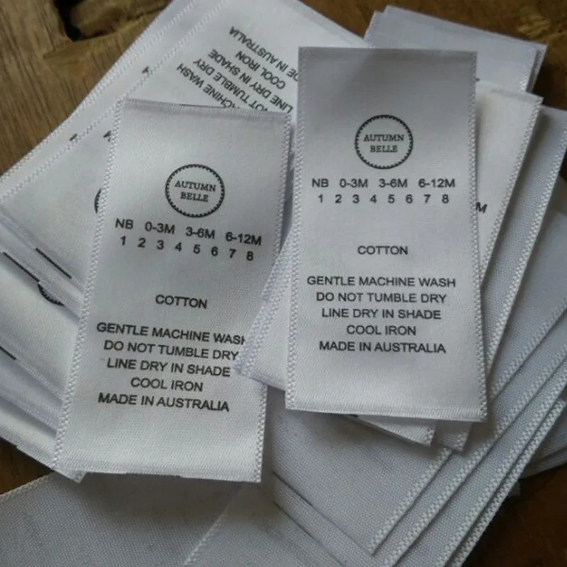 5000 шт./лот на заказ ваши буквы Мягкая атласная ткань этикетки для стирки белый