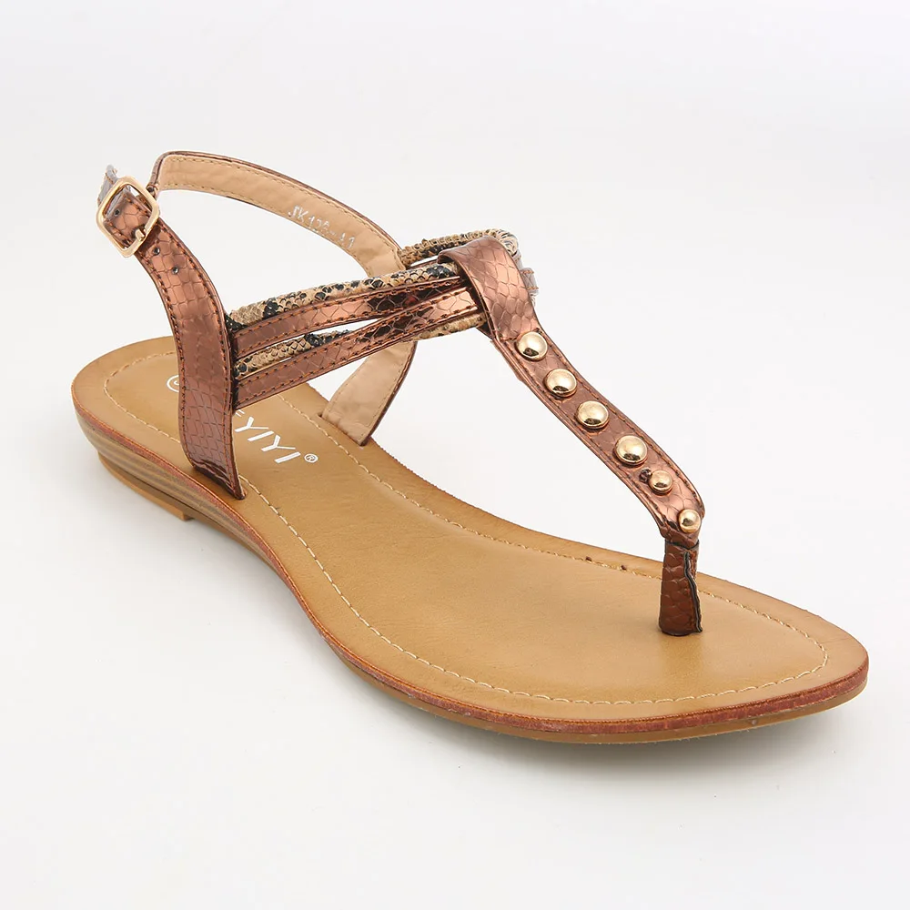 Женская обувь на плоской подошве сандалии с заклепками змеиный принт пляжные