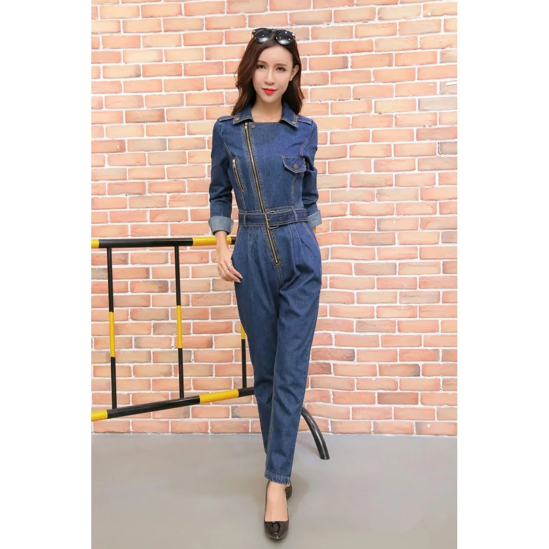 Женский джинсовый комбинезон на молнии спереди повседневный с длинным рукавом и