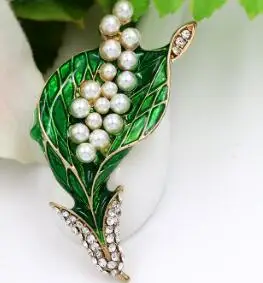 Brand New Arrival Green Enamel and Simulated Pearl Brooches for Dress Decoration |
