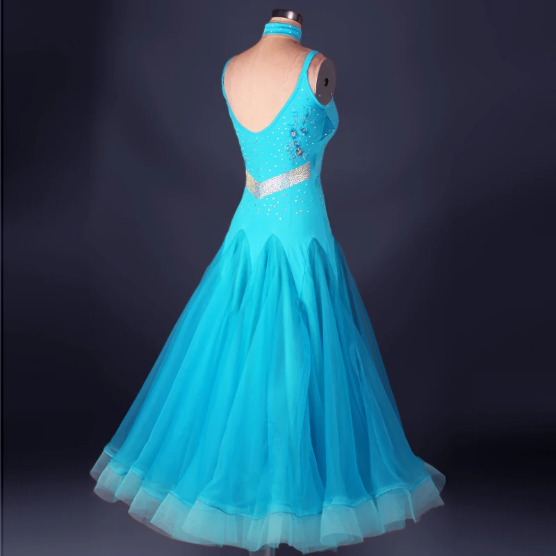 Бальное платье с большими качелями роскошное бальное со стразами