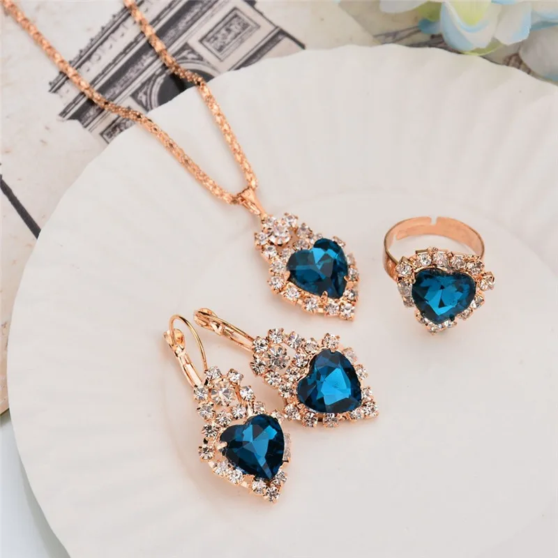 Ожерелье набор ретро ветер любовь кулон цинк серьги из сплава со стразами