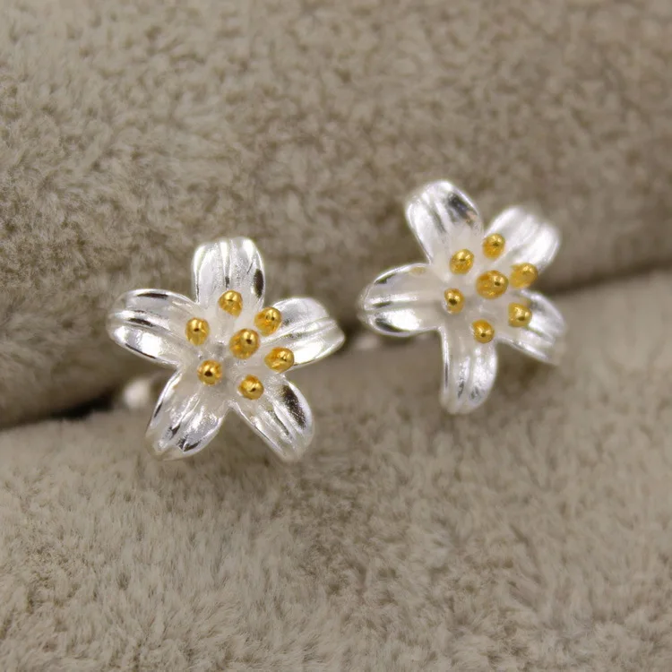 Женские серьги с золотистыми цветами серебристого цвета массивные ювелирные