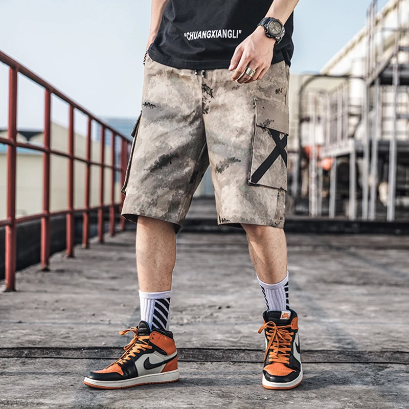 Мужские камуфляжные шорты с боковыми карманами модные стильные летние мужские